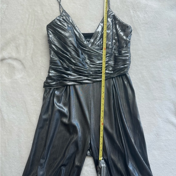 Retrofete Everly Metallic Silver Gunmetal
Flare Wide Leg Jumpsuit Size M - Picture 5 of 8